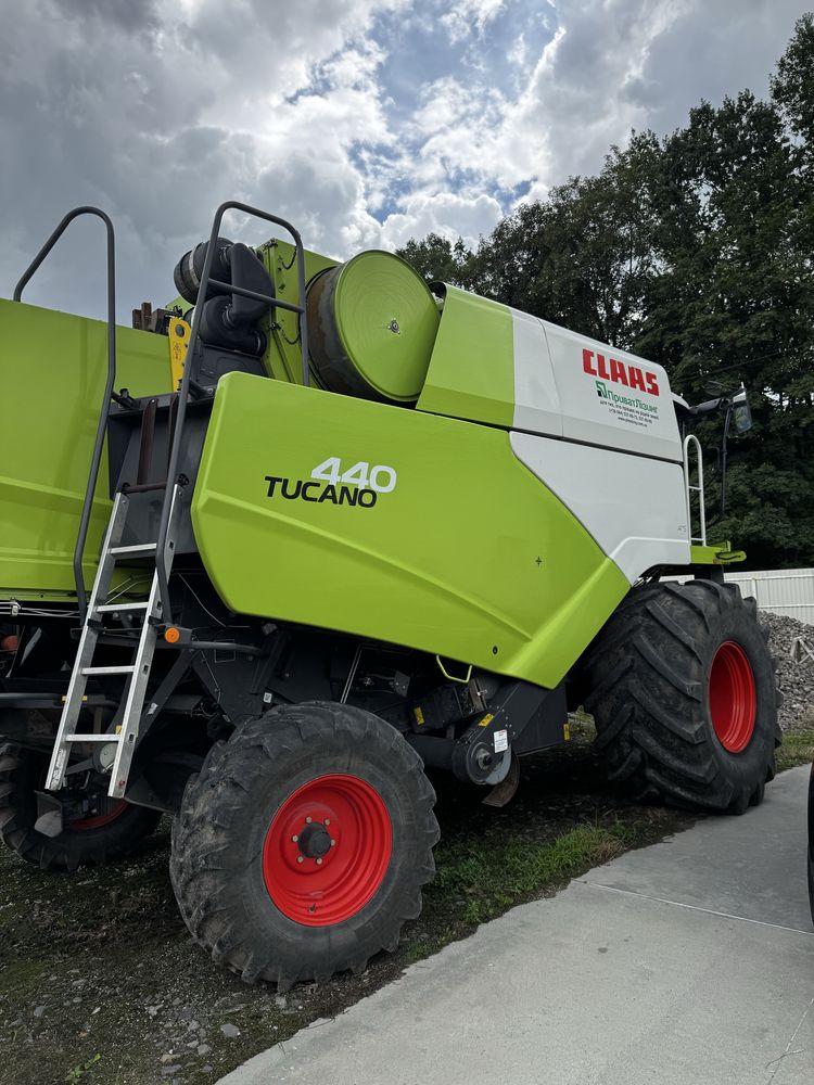 Комбайн Claas Tucano 440