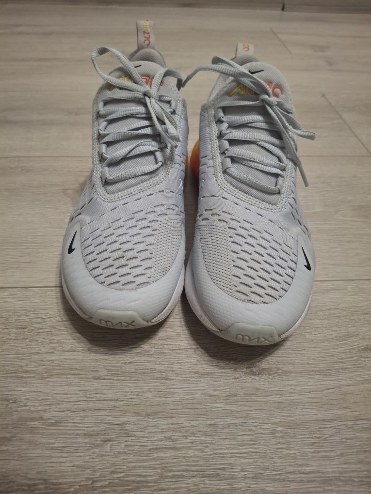 Кросівки Nike Air Max 270