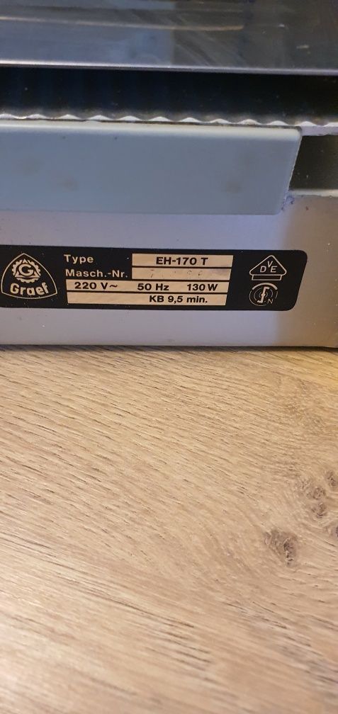 Niemiecka metalowa krajalnica Graef.