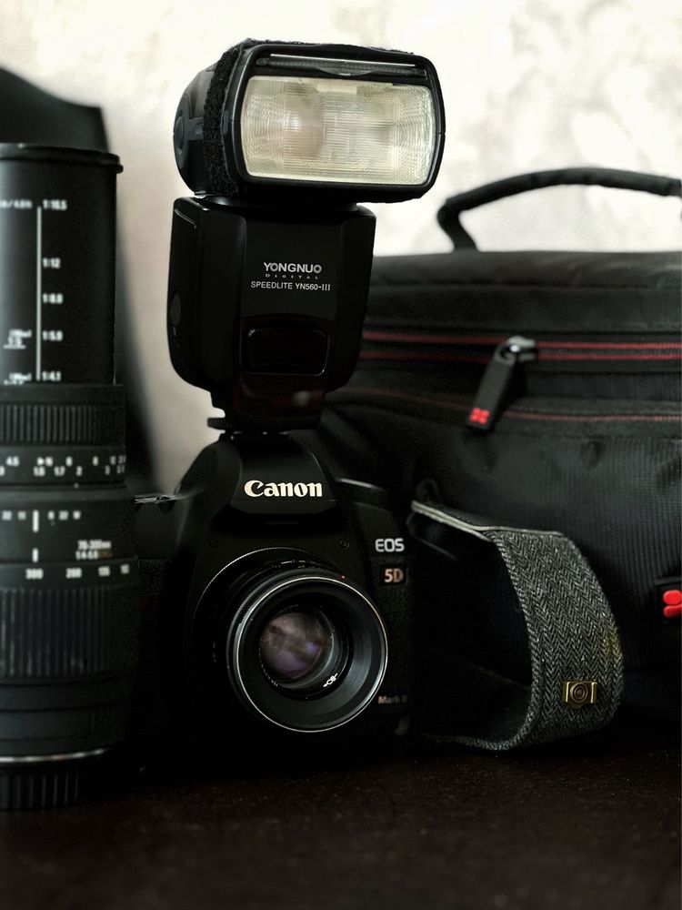 Фотоапарат Canon 5d mark ii з двома обʼєктивами: 50 мм 2.0 , 70-300мм