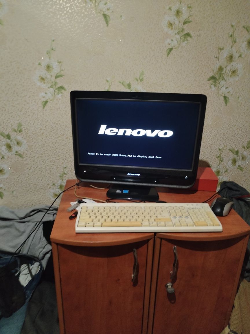 Продам моноблок Леново