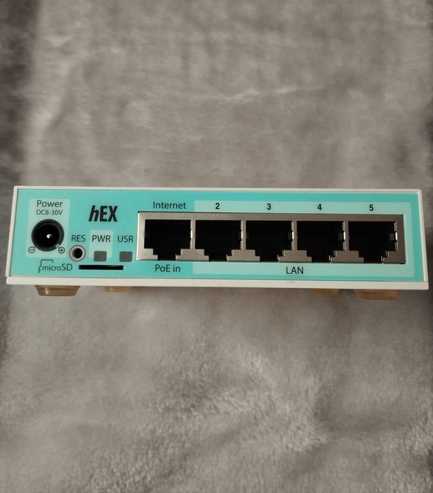Router MikroTik RB750Gr3 USZKODZONY