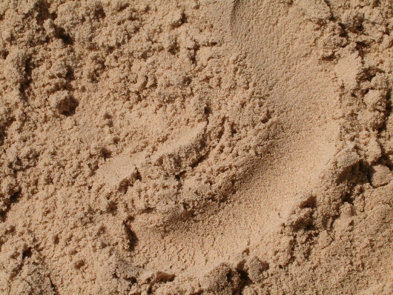Песок Щебень Отсев с Доставкой. Песок речной , песок строительный.
