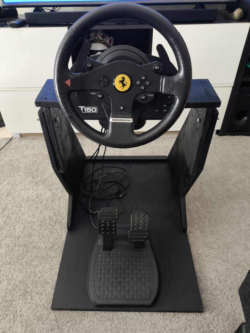 PS4 Slim (1tb) + Volante Thrustmaster T150