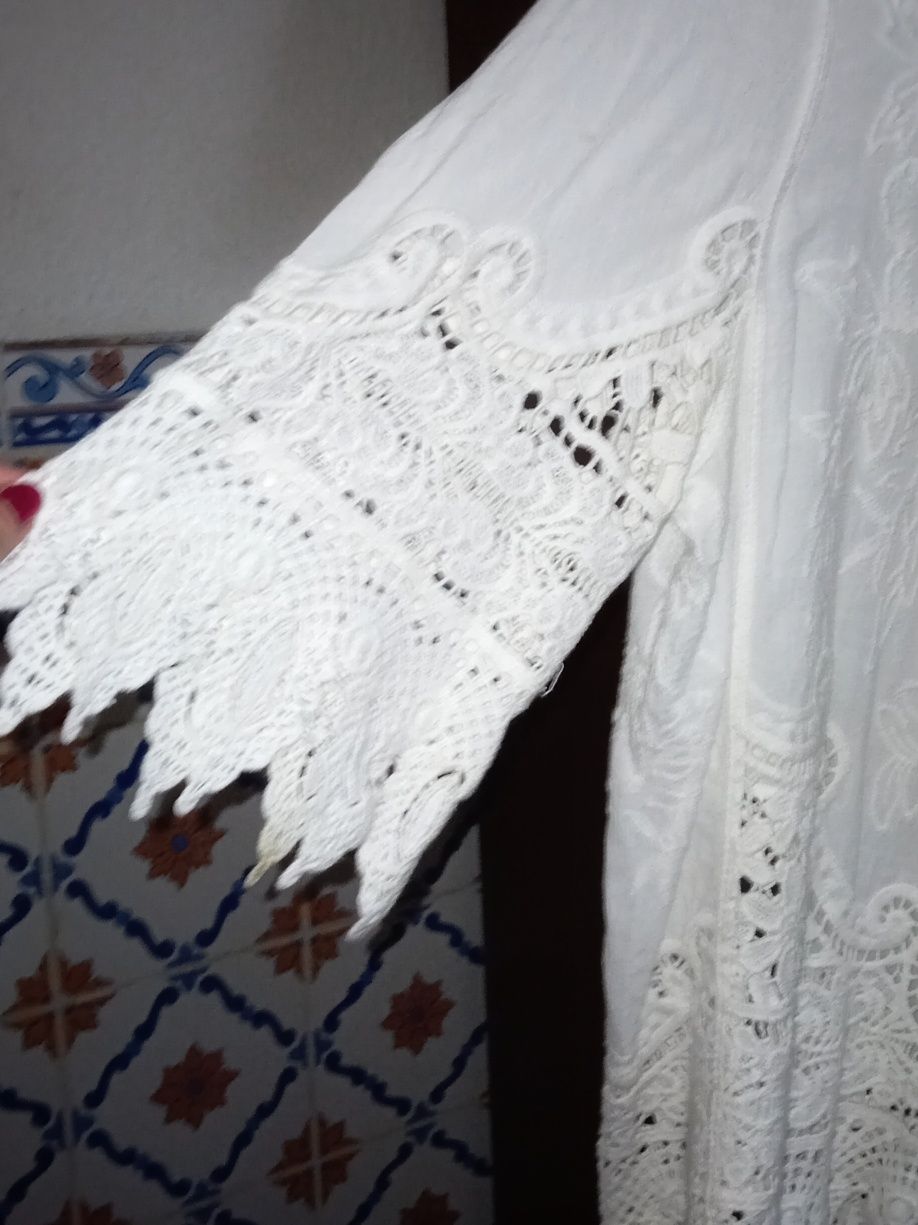 Elegant White Linen Blouse with Lace