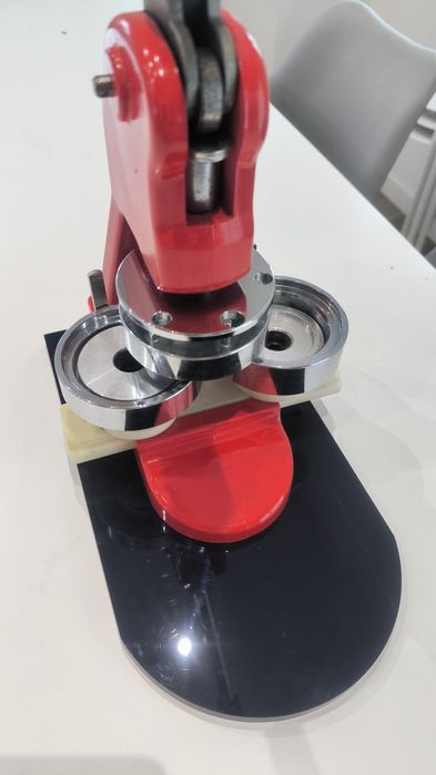 Máquina de fazer pins/crachás
