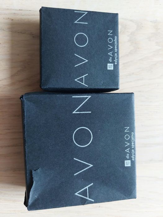 kolczyki i wisiorek z przywieszką kolor czarno-srebrny avon