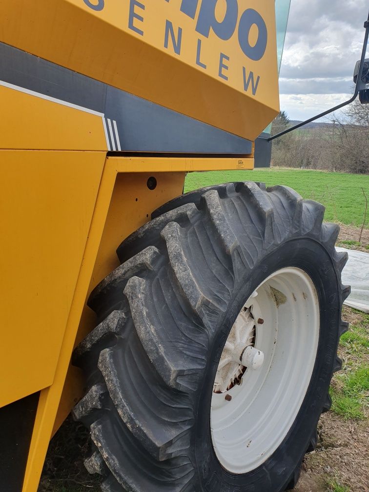 Kombajn zbożowy Sampo 2045 / Massey 20 / John Deer 1042