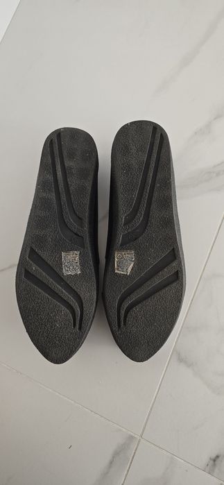 Buty z cyrkoniami rozmiar 39