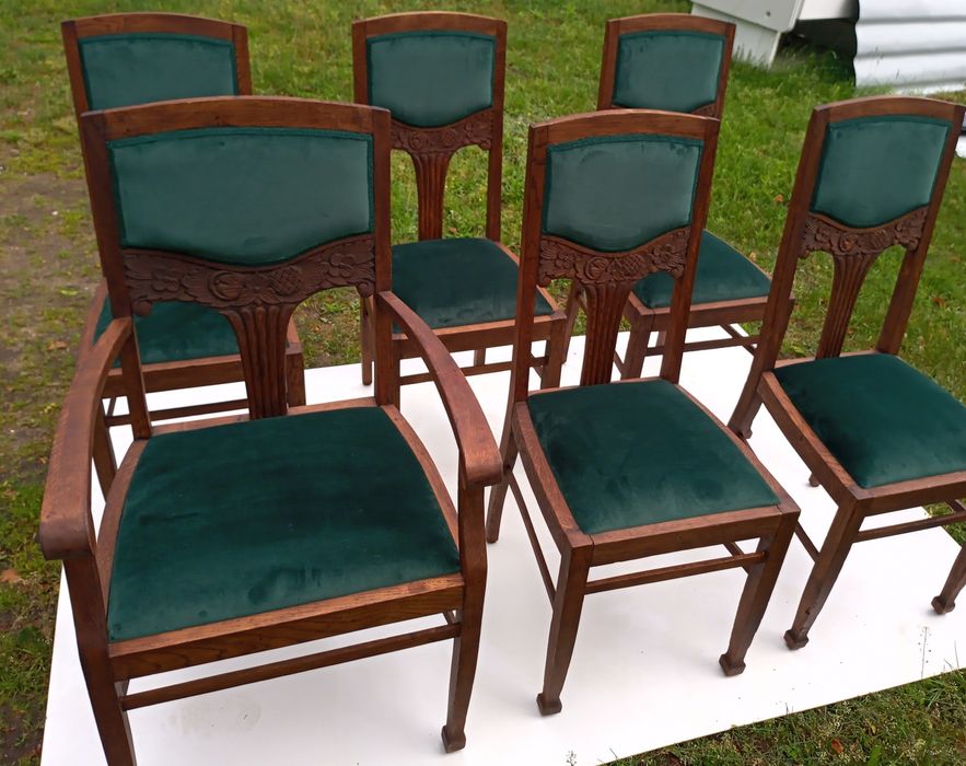 Stół dębowy z krzesłami