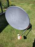 Antena satelitarna z uchwytem i konwerterem