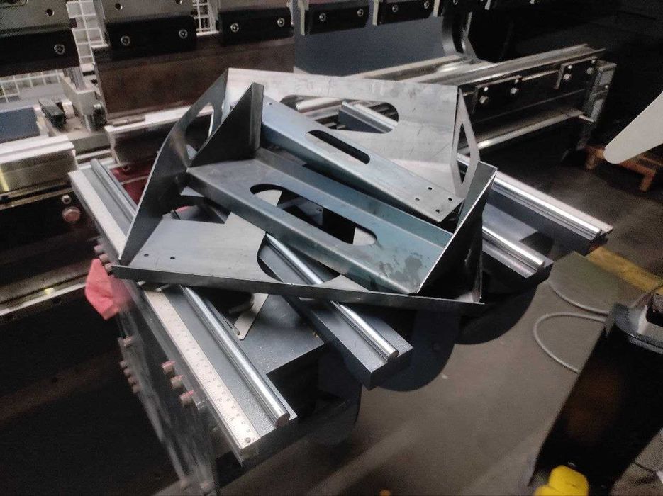 Лазерна порізка та гнуття металу ТЕРМІНОВО реза и гибка металла