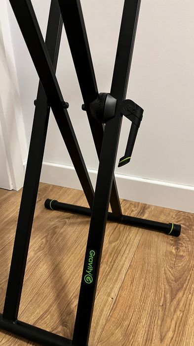 Keyboard Yamaha PSR EW 300  + statyw Gravity KSX 2