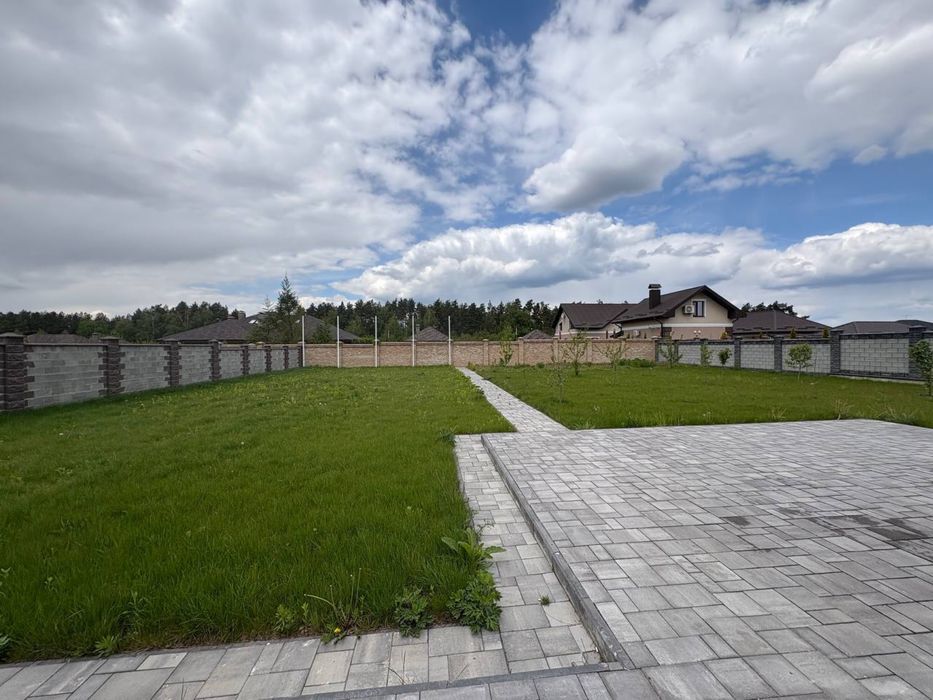 р Американкана на березі озера