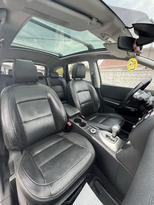 Nissan Qashqai+2 2012