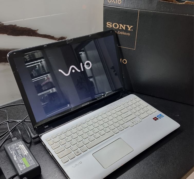 Sony Vaio sve1512m6ew laptop 15,5