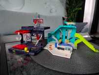 Hot wheels mini myjnia i warsztat z autkami.