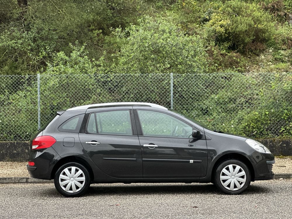 Renault Clio Break 1.2 - 64,77€ P/mês