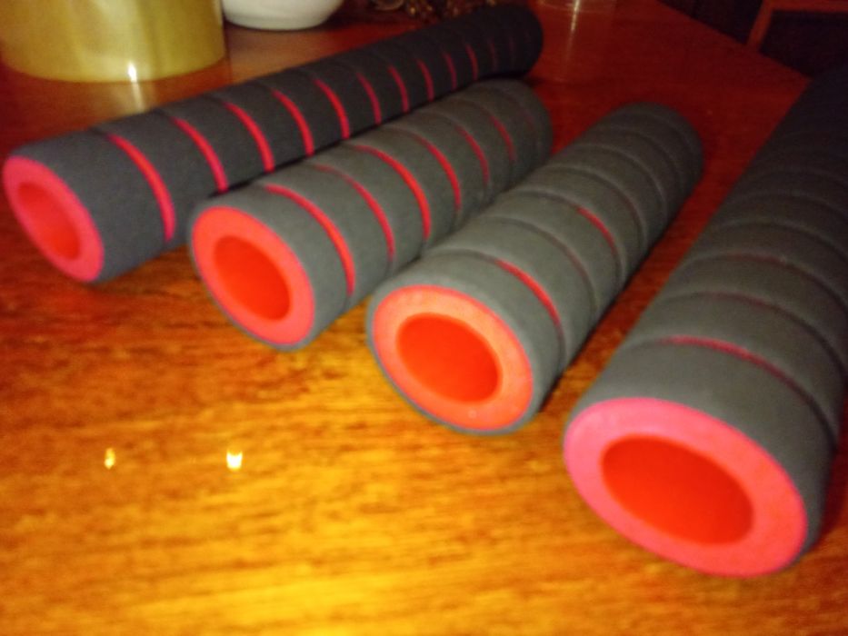 Грипсы неопреновые для турника, брусьев  (комплект)