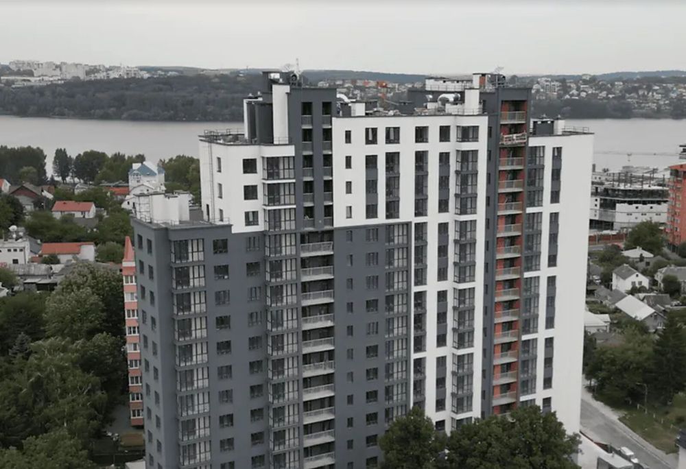 Продаж 2к квартири 61 кв. м на вул. Полковника Данила Нечая