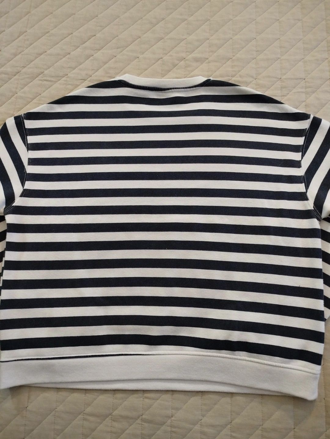 Sweat às riscas com detalhe da Minnie
