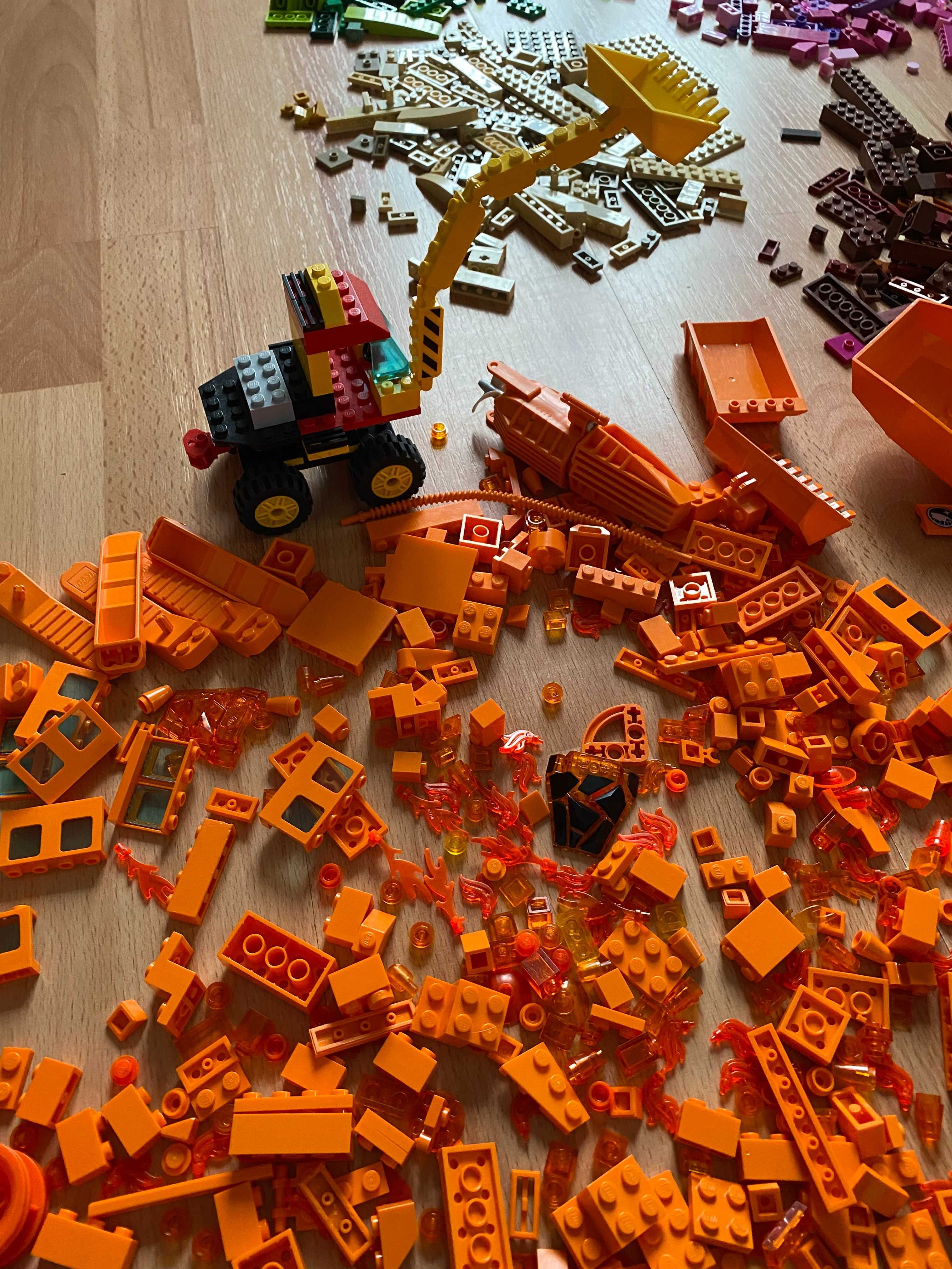 Klocki Lego luzem kilka kolorów