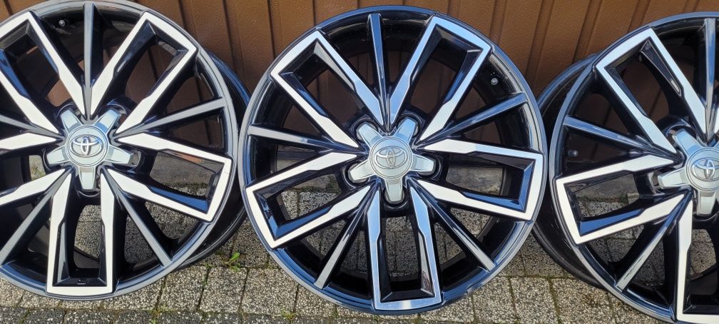 17"  Toyota oryginal 5x114,3  7,5j et40  Corolla Auris CHR