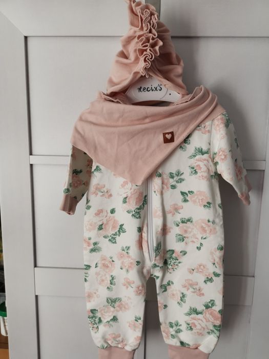 Sprzedam kombinezon wiosennu +czapka i chustka