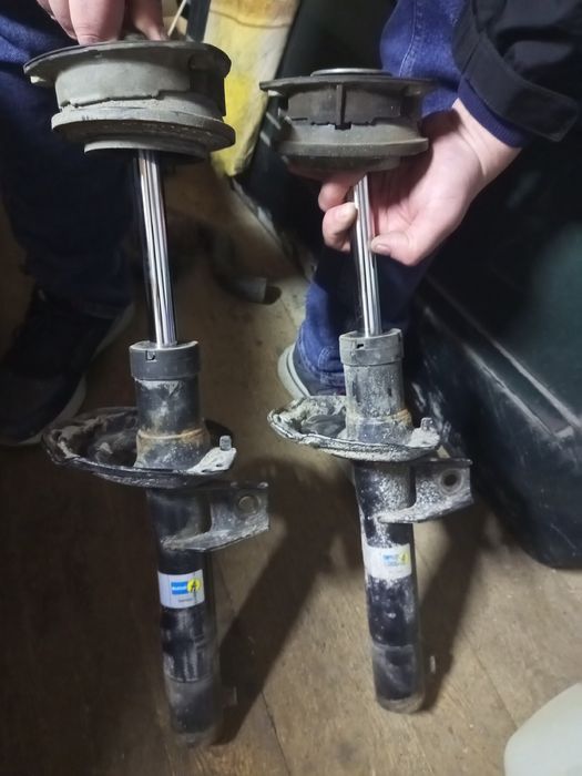 Передні стойки, аммортизатори Skoda octavia a7