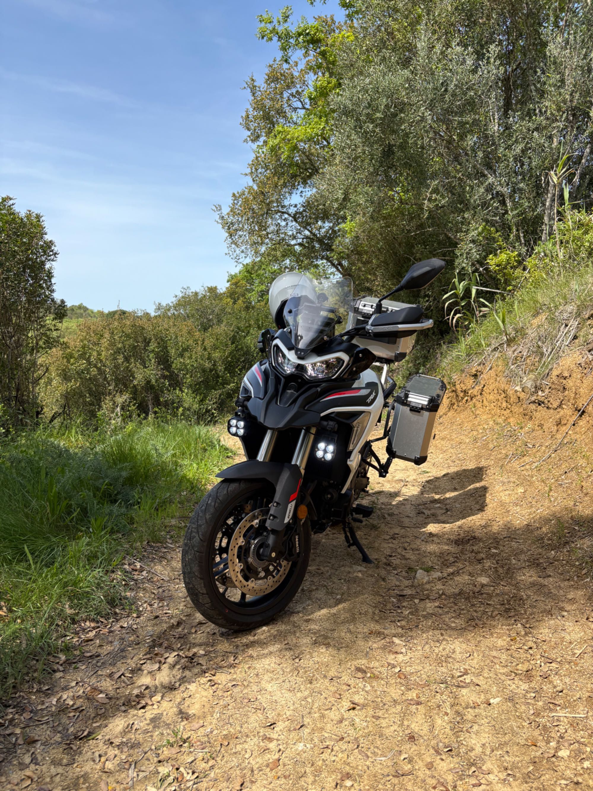 Benelli TRK 702 igual a nova c/ extras