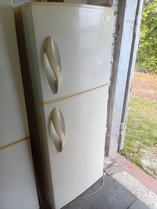 Продам холодильник