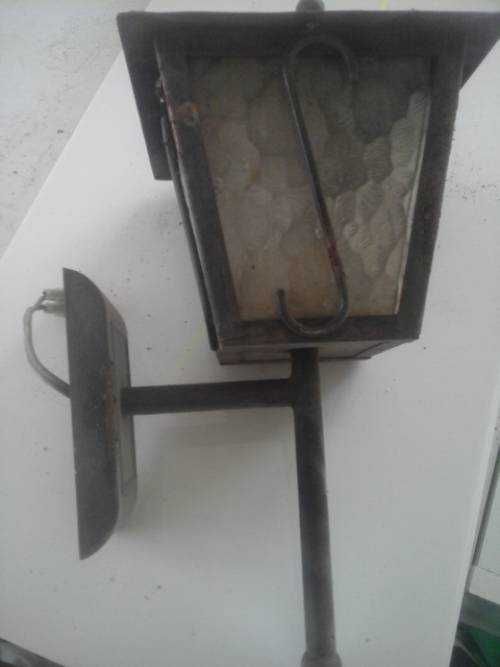 starodawna lampa naścienna retro