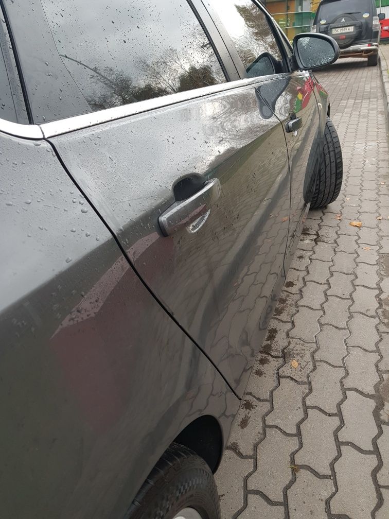 Opel Astra J  2010 року.