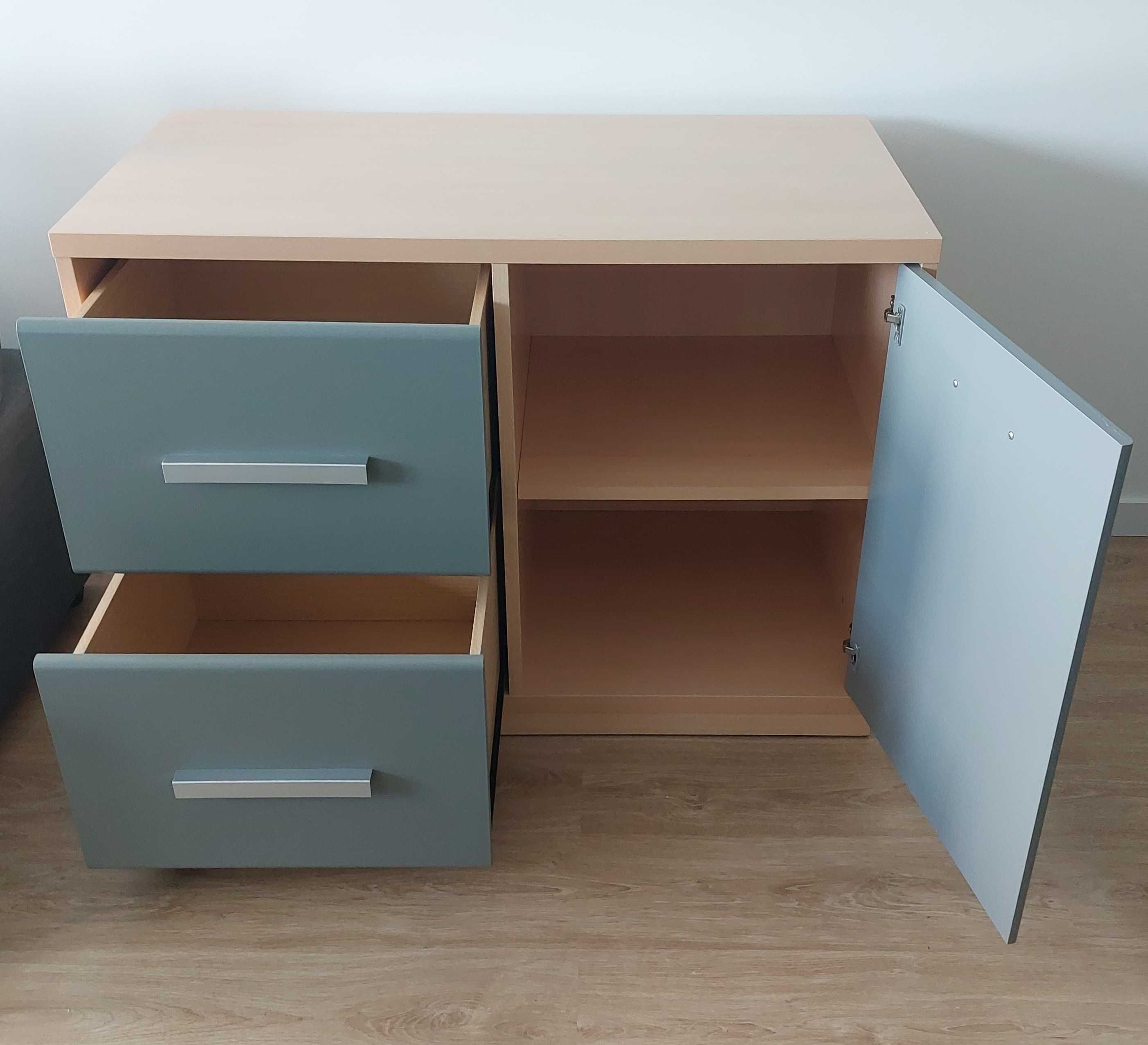 Cama solteiro, mesa de cabeceira e móvel