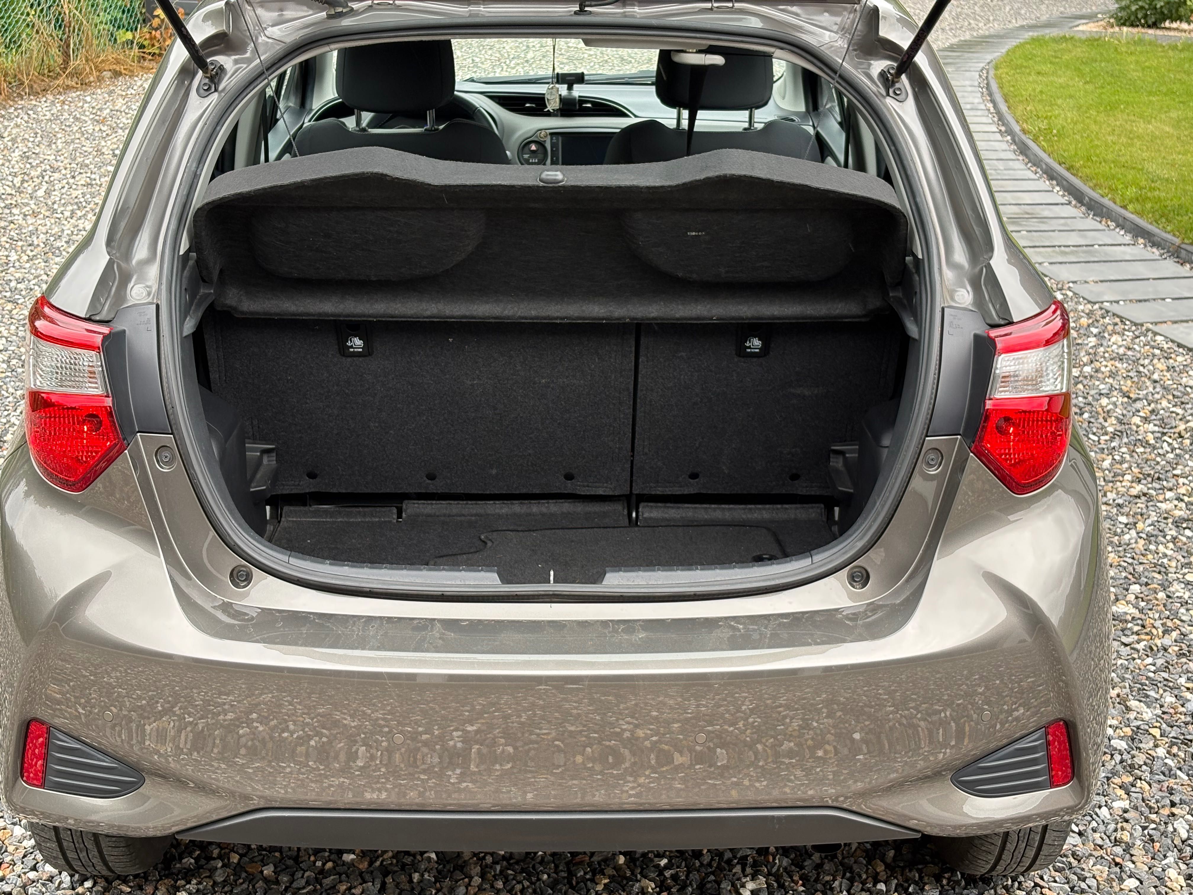 Toyota Yaris 5H/B 1,5_VVT-IE 6M/T PREMIUM [+CITY TAS500] 2020r