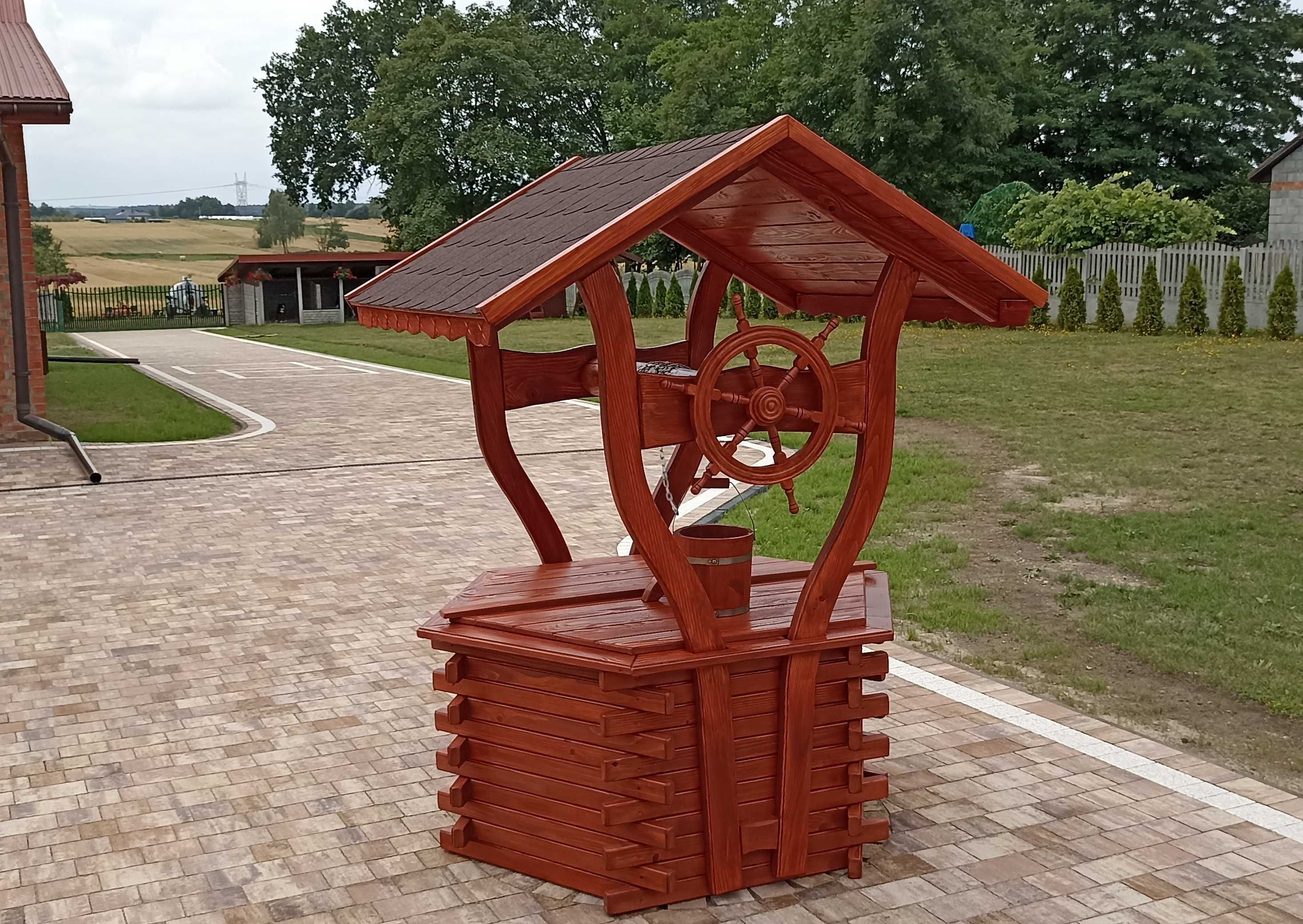 Studnia drewniana ozdobna ogrodowa transport