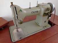 Máquina de costura oliva