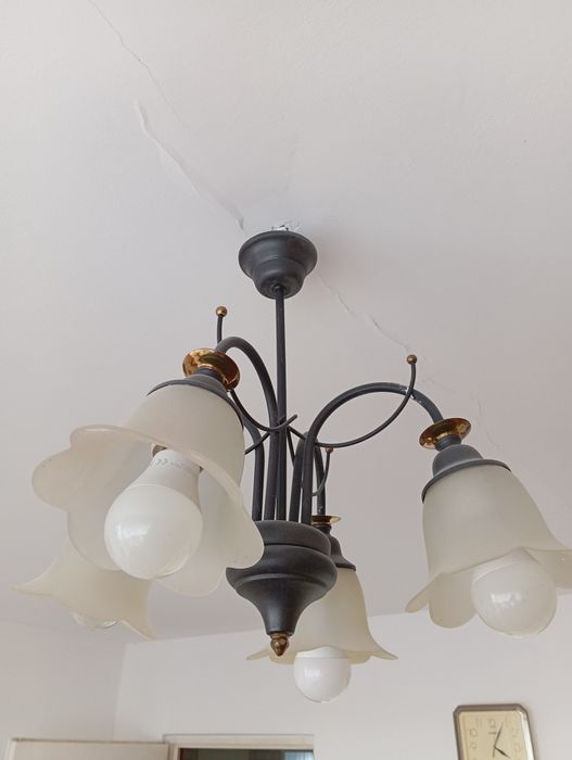 Żyrandol na 4 żarówki