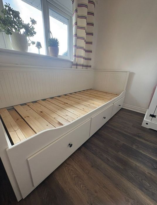 Cama individual/casal Hemnes ikea em branco
