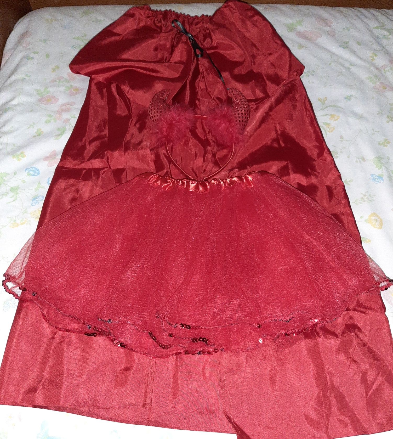 Vestido de fantasia "diabinha".