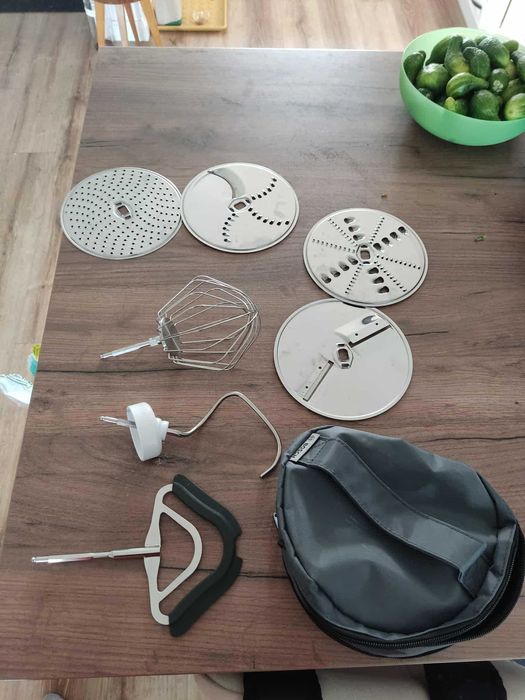 Robot kuchenny planetarny BOSCH MUM5XW10 z wbudowaną wagą i timerem