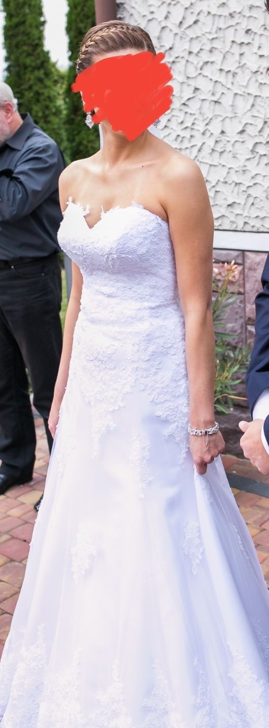 Suknia ślubna koronka