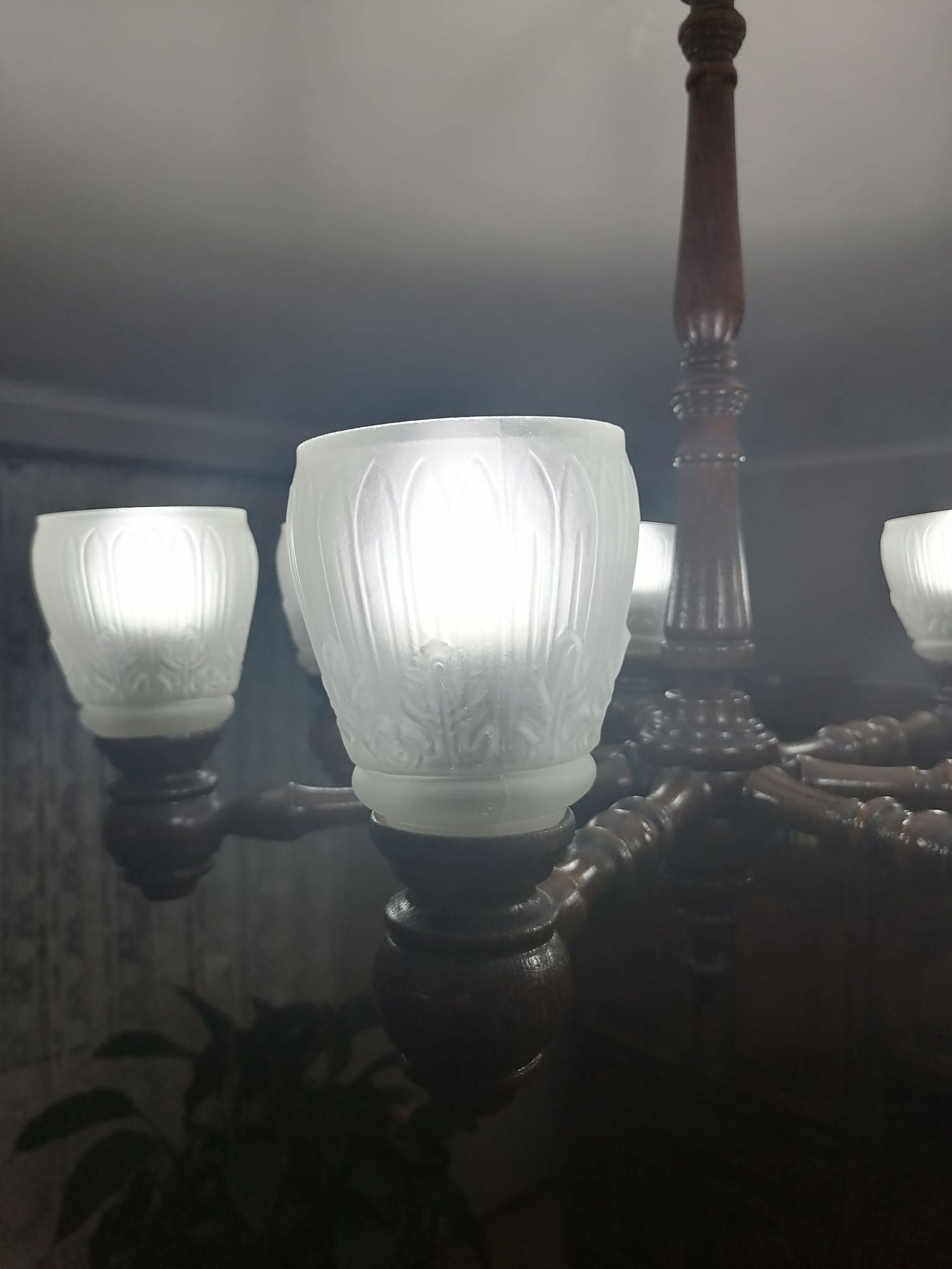 Lampa wisząca z 7 kloszami