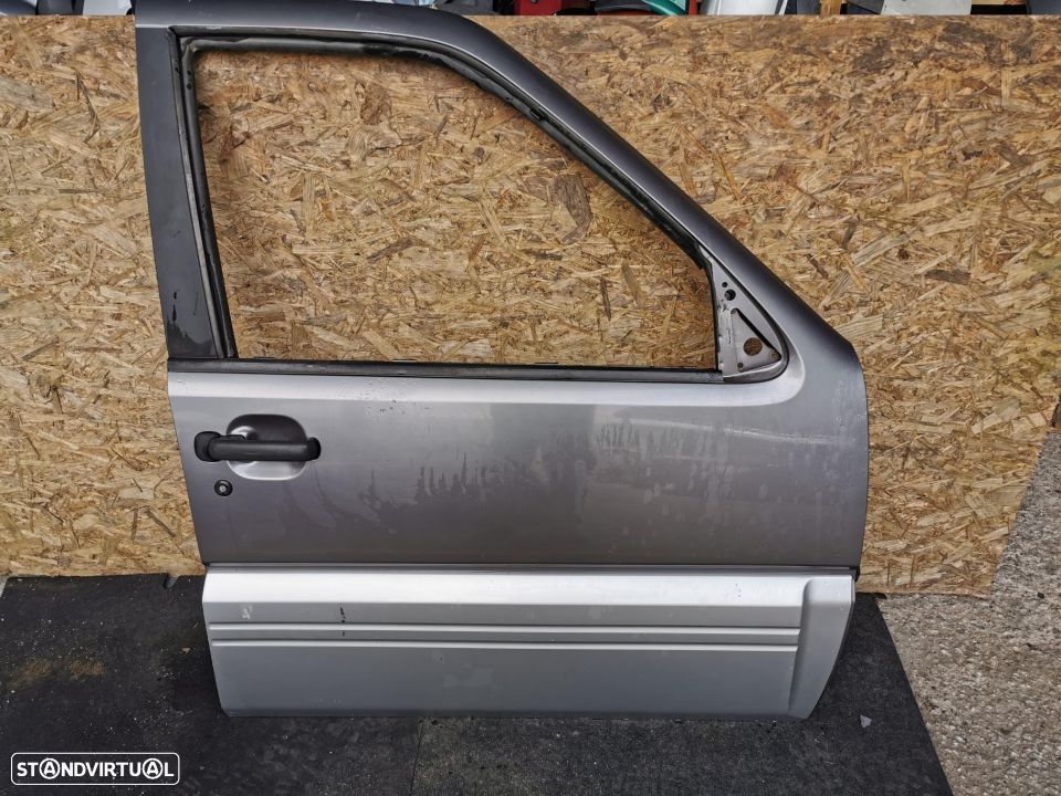 Porta direita nissan terrano ano 2003