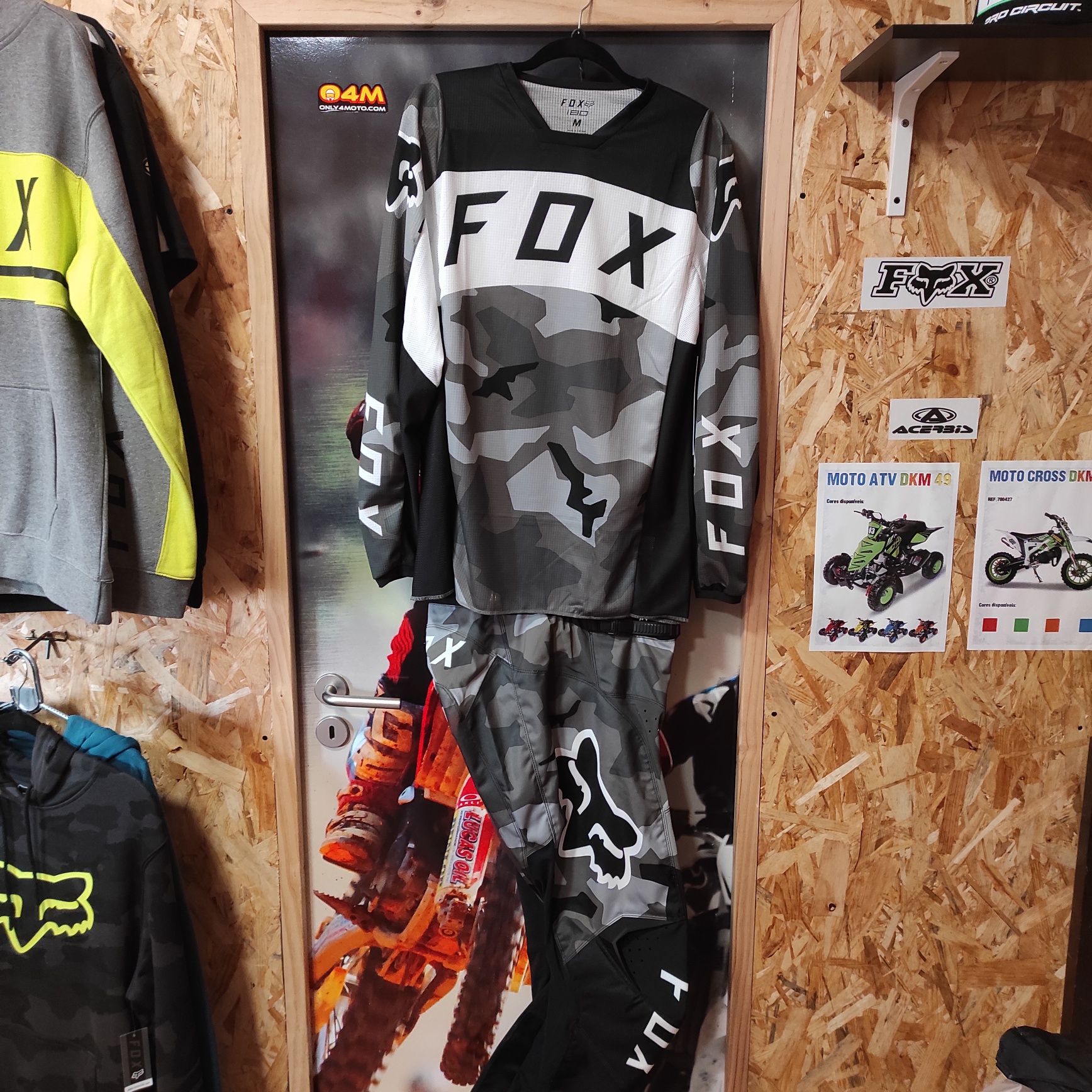 Equipamento FOX 180 desde 150€