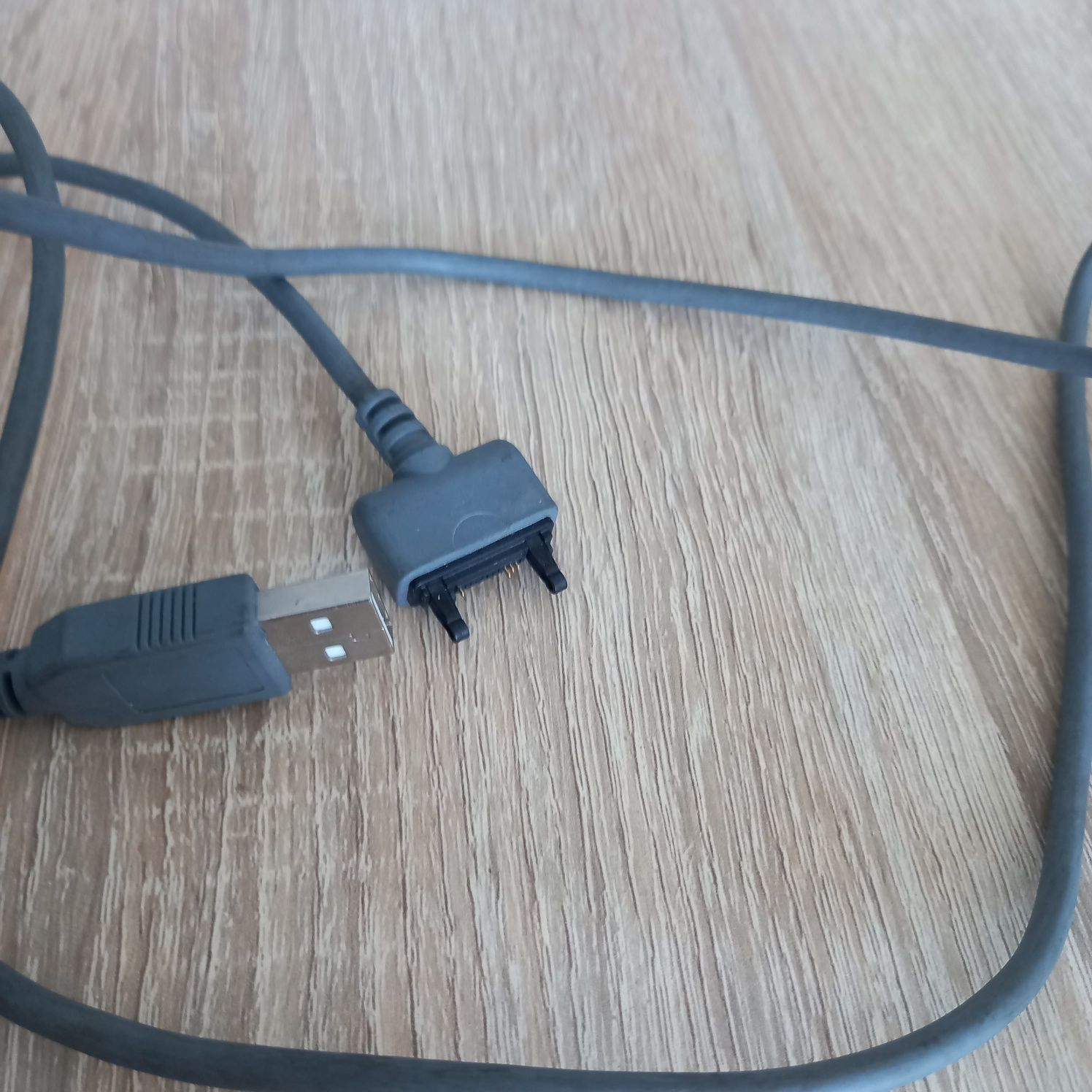 Sony Ericsson kabel do ładowania i kabel do sluchawek