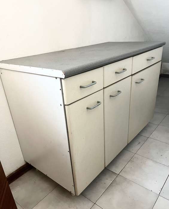 Armario com gavetas e estantes / Bancada  de cozinha
