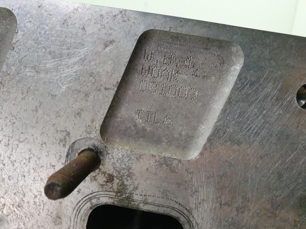 Colaça / cabeça do motor VOLKSWAGEN Golf VI (5K1)