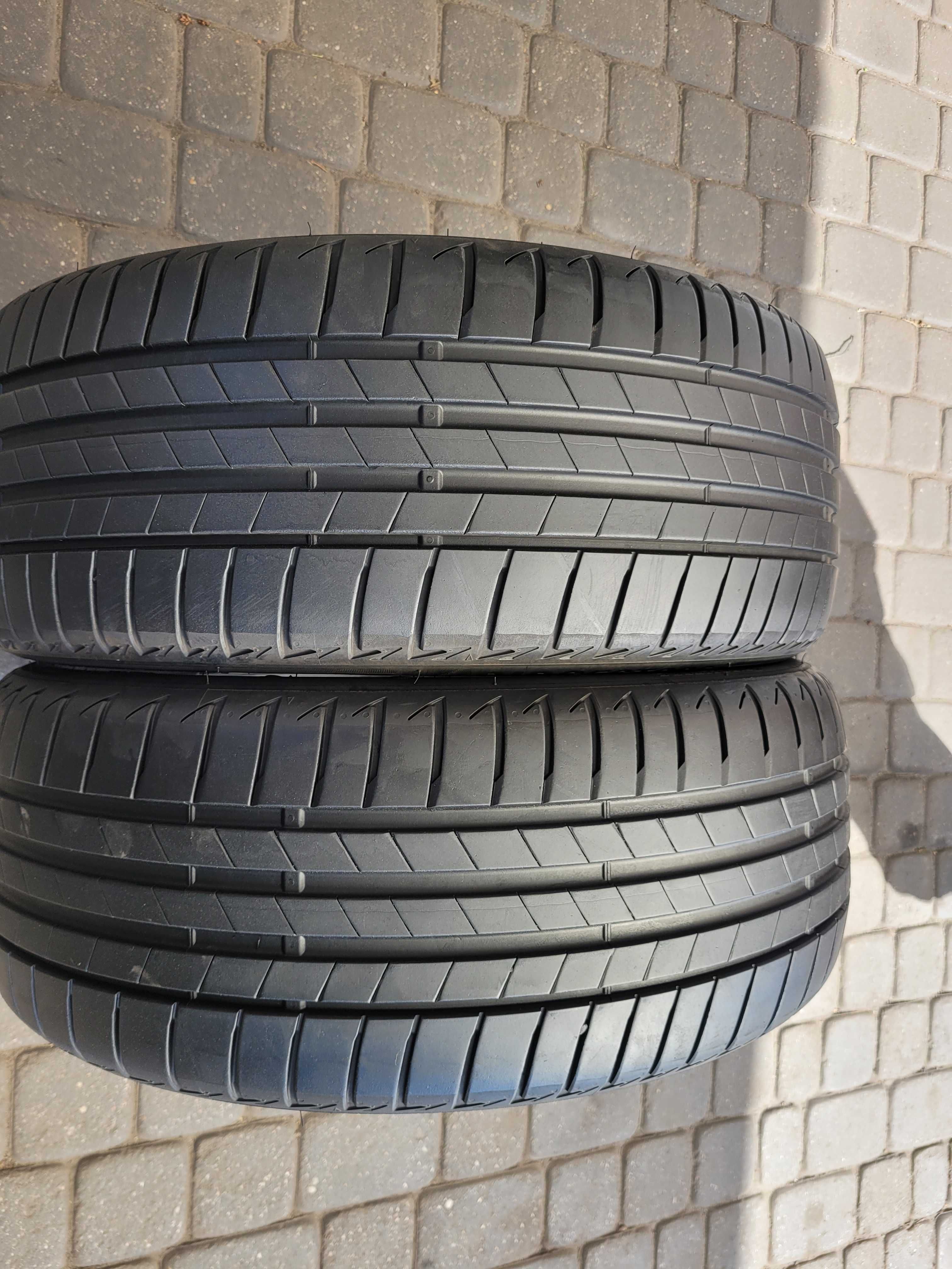 225 / 40  R  19  Bridgestone