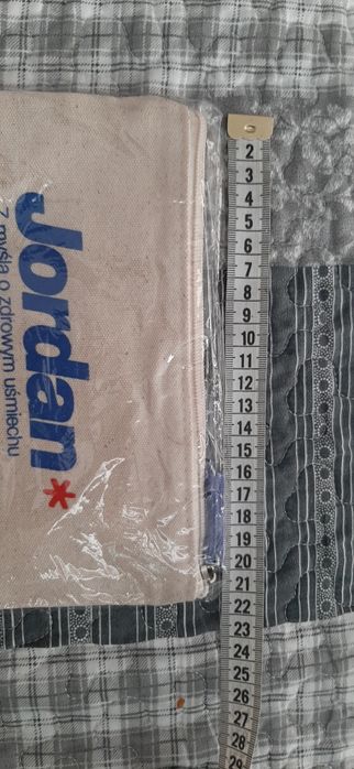 Mała kosmetyczka i etui na szczoteczkę